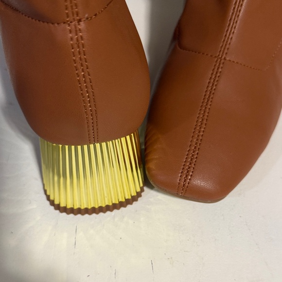 Brown Over-the-Knee Boots with Gold Heel and zipper at the side - Picture 3 of 8